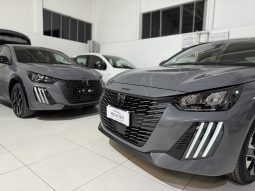 
										New PEUGEOT 208 GT e-Hybrid 136 CV Grigio Selenium full									