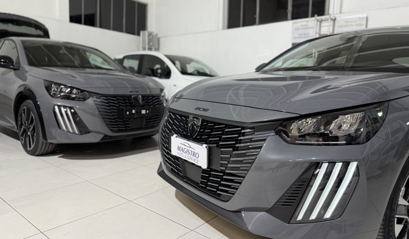 
								New PEUGEOT 208 GT e-Hybrid 136 CV Grigio Selenium full									