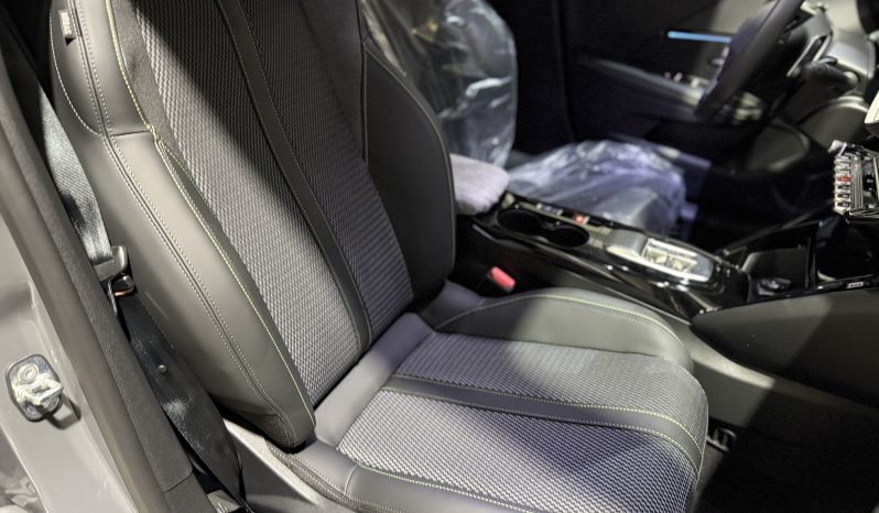 
								New PEUGEOT 208 GT e-Hybrid 136 CV Grigio Selenium full									