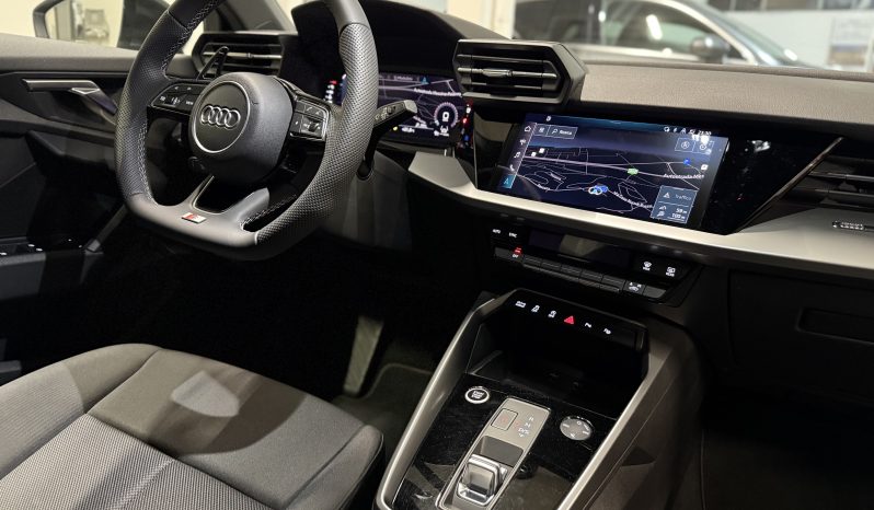 
								AUDI A3 SPB S-line Edition 35 TDI 2.0 150 CV S-tronic full									