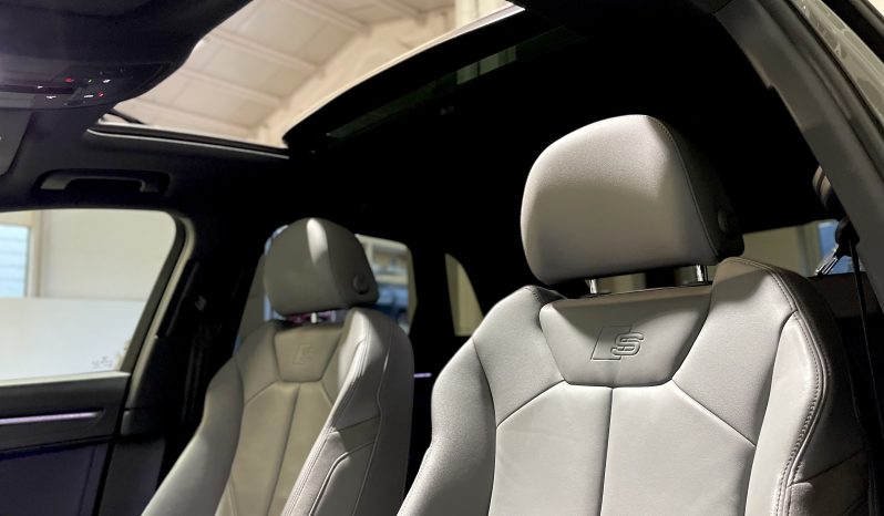 
								AUDI Q3 S-line Identity Black 35 TDI 2.0 150 CV S-tronic full									