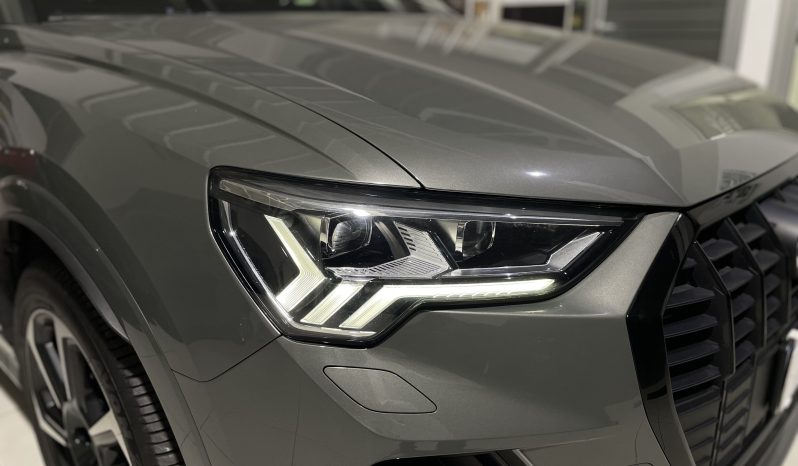 
								AUDI Q3 S-line Identity Black 35 TDI 2.0 150 CV S-tronic full									