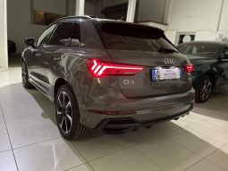 
										AUDI Q3 S-line Identity Black 35 TDI 2.0 150 CV S-tronic full									
