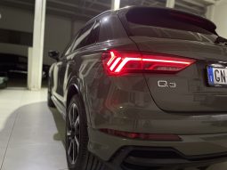 
										AUDI Q3 S-line Identity Black 35 TDI 2.0 150 CV S-tronic full									