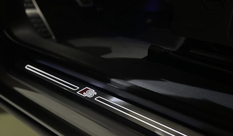 
								AUDI Q3 S-line Identity Black 35 TDI 2.0 150 CV S-tronic full									