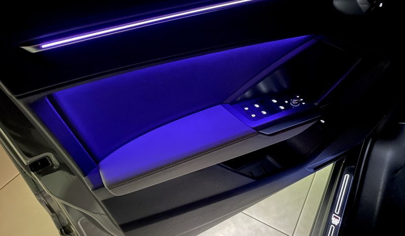 
								AUDI Q3 S-line Identity Black 35 TDI 2.0 150 CV S-tronic full									