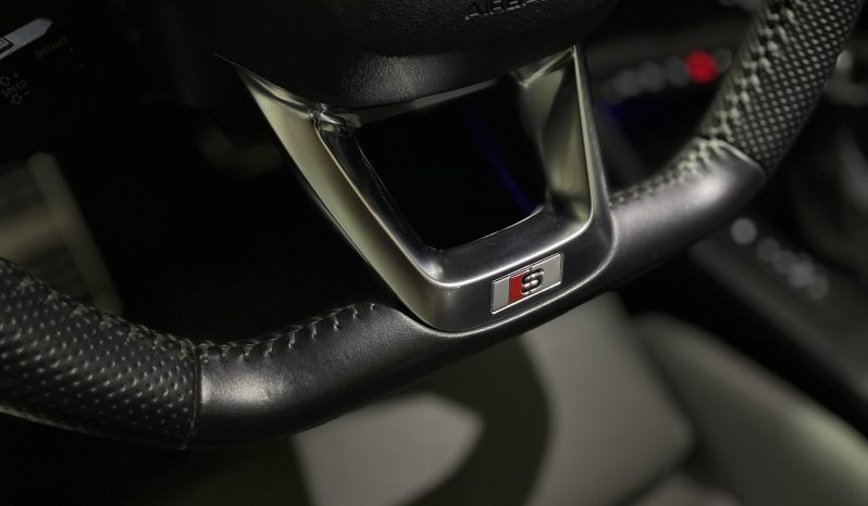 
								AUDI Q3 S-line Identity Black 35 TDI 2.0 150 CV S-tronic full									