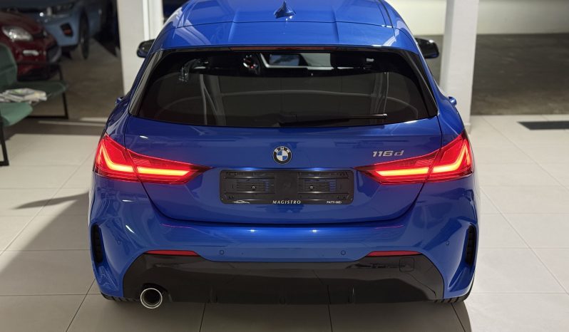
								BMW Serie 1 116d Msport Blu Misano full									