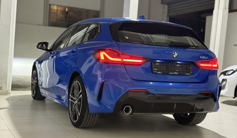 
								BMW Serie 1 116d Msport Blu Misano full									