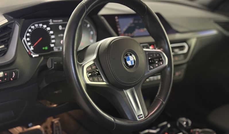 
								BMW Serie 1 116d Msport Blu Misano full									