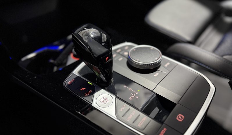 
								BMW Serie 1 116d Msport Blu Misano full									