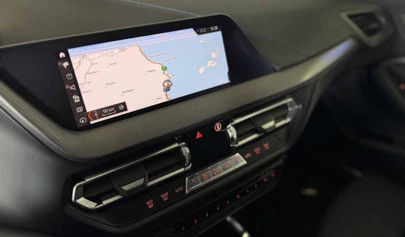 
								BMW Serie 1 116d Msport Blu Misano full									