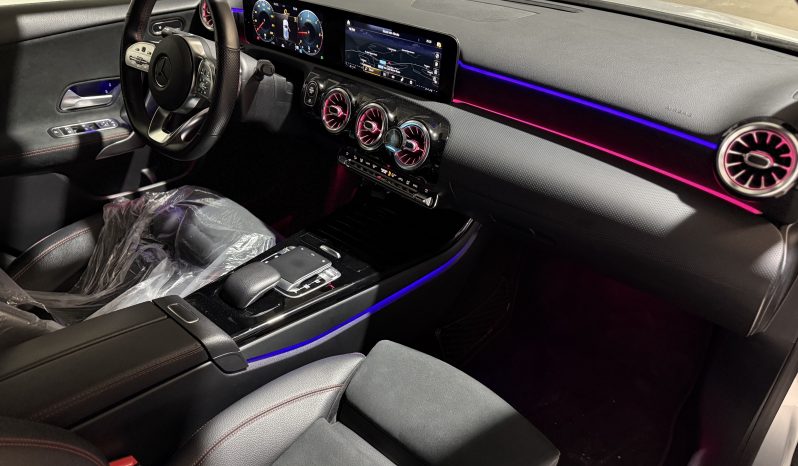 
								Mercedes-Benz CLASSE A 200d Automatic Premium AMG Night Edition full									