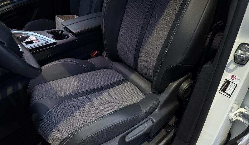 
								Peugeot 3008 Allure Pack MY23 BlueHDi 130 S&S full									