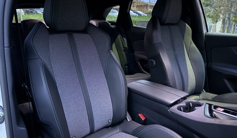 
								Peugeot 3008 Allure Pack MY23 BlueHDi 130 S&S full									