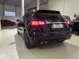 
										Mercedes-Benz GLA 200d Automatic Premium AMG Night Edition full									