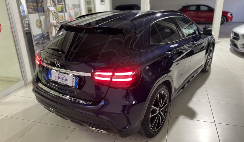 
								Mercedes-Benz GLA 200d Automatic Premium AMG Night Edition full									