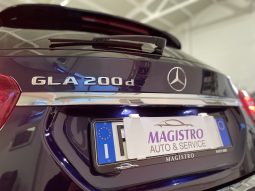 
										Mercedes-Benz GLA 200d Automatic Premium AMG Night Edition full									