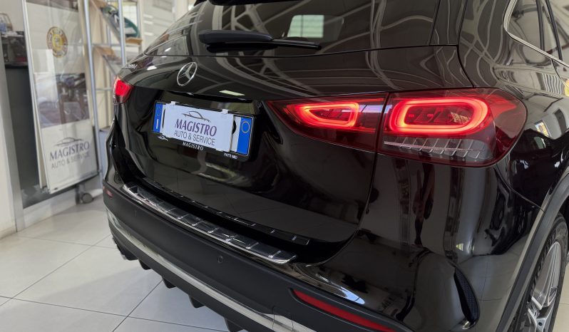 
								Mercedes-Benz GLA 200d Automatic Premium AMG full									