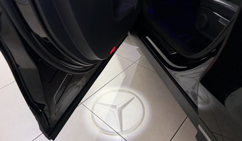 
								Mercedes-Benz GLA 200d Automatic Premium AMG full									