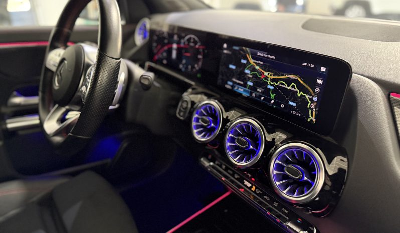 
								Mercedes-Benz GLA 200d Automatic Premium AMG full									