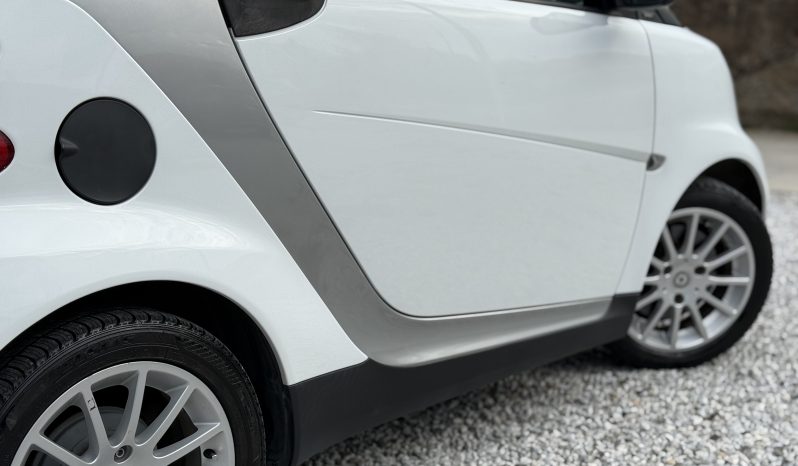 
								Smart Fortwo Coupé 70 Passion 1.0 MHD 52 KW Twinamic full									