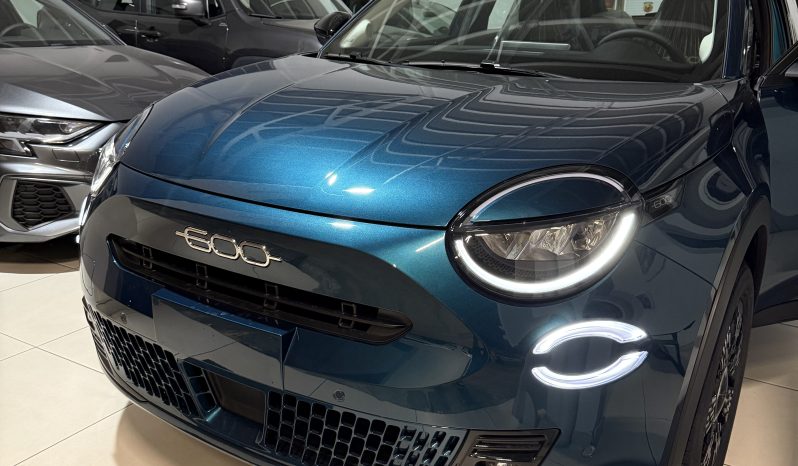 
								New FIAT 600 ICON Hybrid 1.2 81 KW/110 CV Automatico full									