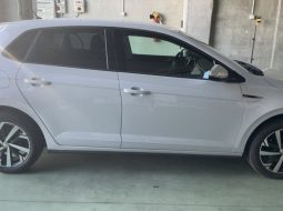 
										VW POLO R-line 1.0 TSI 116 CV BMT MT6 full									