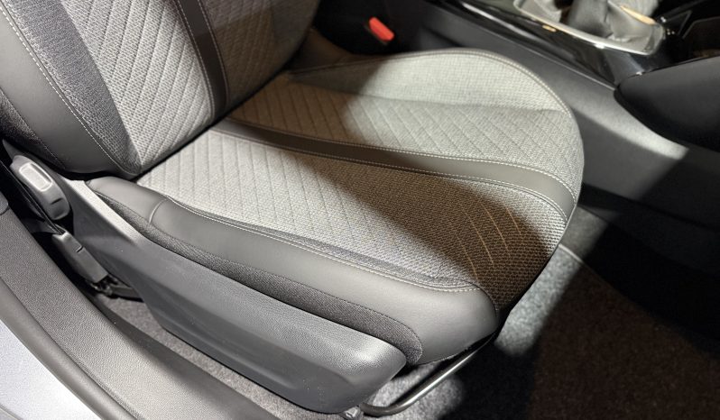 
								Peugeot 208 Allure KM0 MY25 PureTech 100 S&S MT6 full									