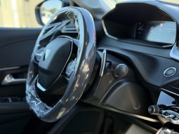 
										Peugeot 208 Allure Hybrid MY25 110 S&S e-DCS6 full									