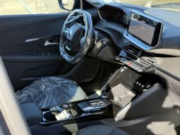 
										Peugeot 208 Allure Hybrid MY25 110 S&S e-DCS6 full									