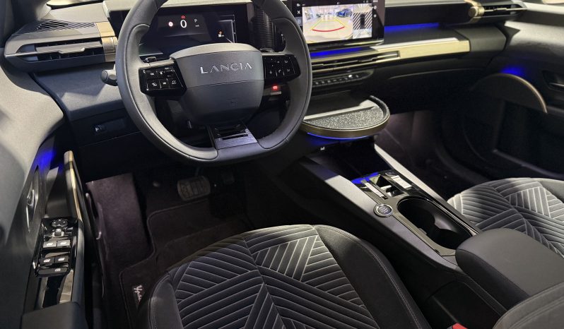 
								New Lancia Ypsilon LX MY26 Hybrid 1.2 110 CV e-DCT full									