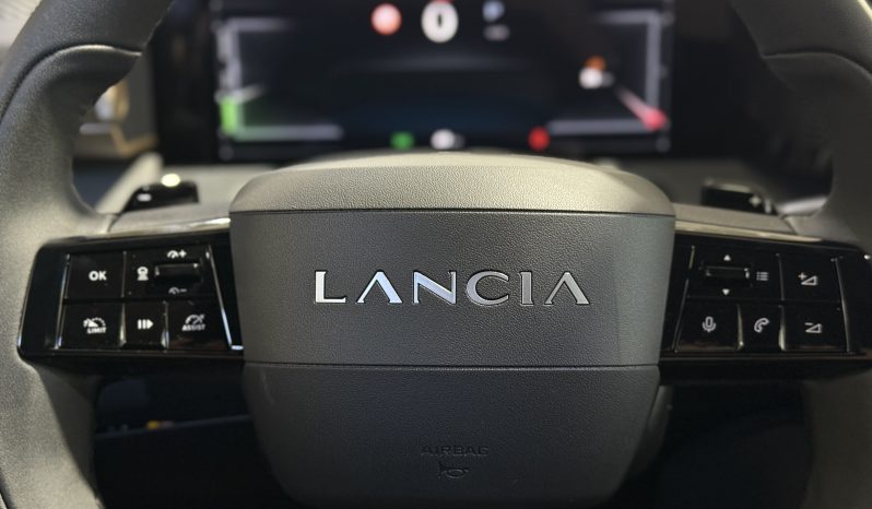 
								New Lancia Ypsilon LX MY26 Hybrid 1.2 110 CV e-DCT full									