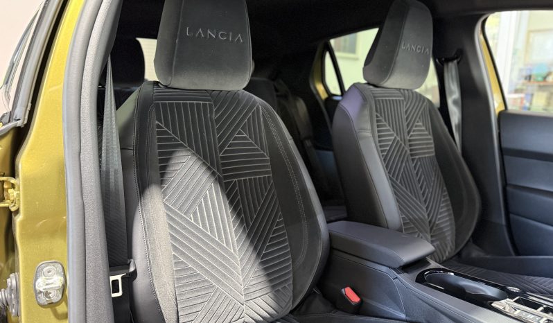 
								New Lancia Ypsilon LX MY26 Hybrid 1.2 110 CV e-DCT full									