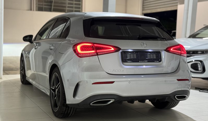 
								Mercedes-Benz Classe A 200 d (W177) 2.0 150 CV Premium AMG Night Full full									