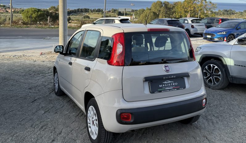 
								FIAT PANDA EASY 1.2 70 CV full									