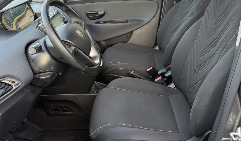 
								LANCIA YPSILON GOLD 1.0 HYBRID 70CV full									